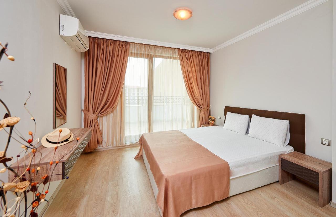Boutique Rose Gardens Pomorie Aparthotel Exterior photo