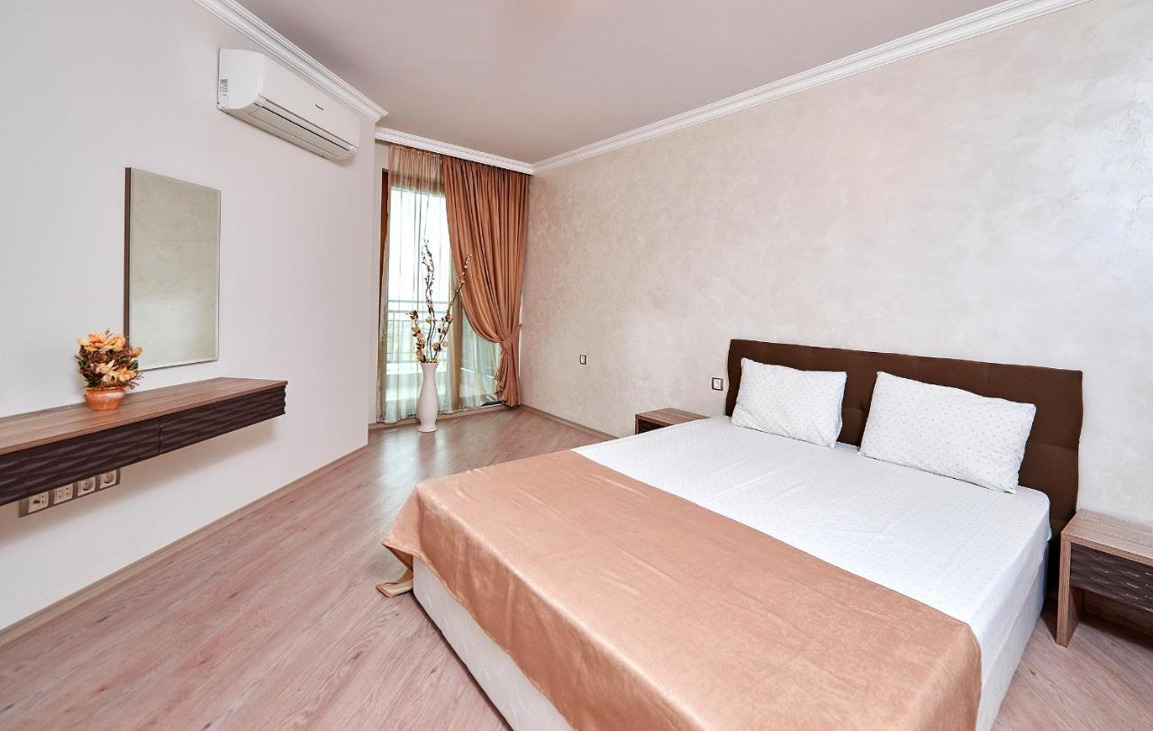 Boutique Rose Gardens Pomorie Aparthotel Exterior photo