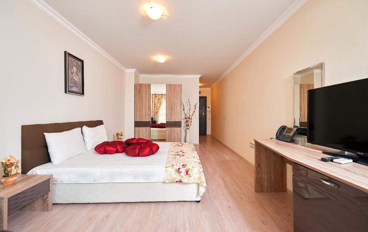 Boutique Rose Gardens Pomorie Aparthotel Exterior photo