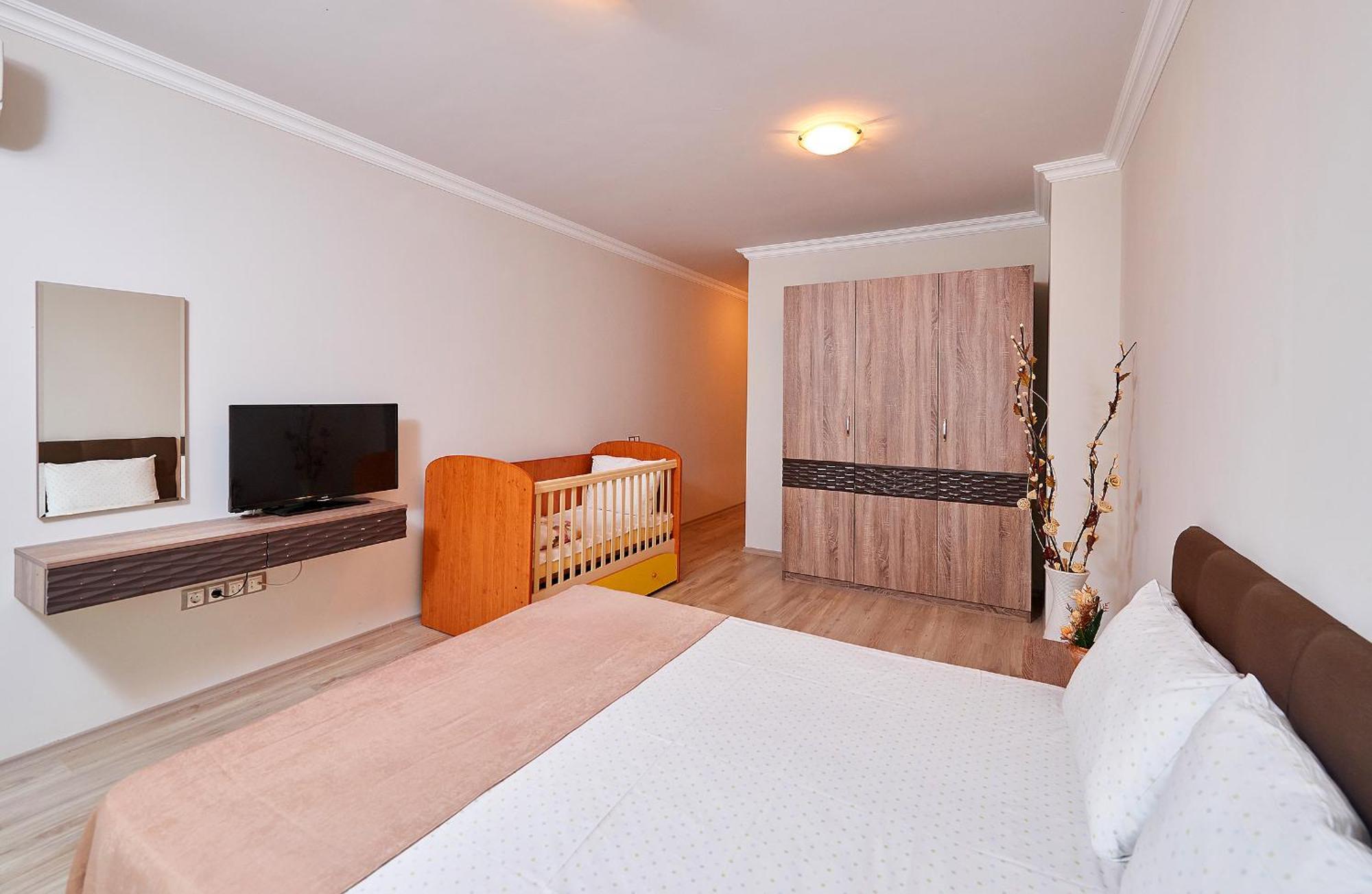Boutique Rose Gardens Pomorie Aparthotel Exterior photo