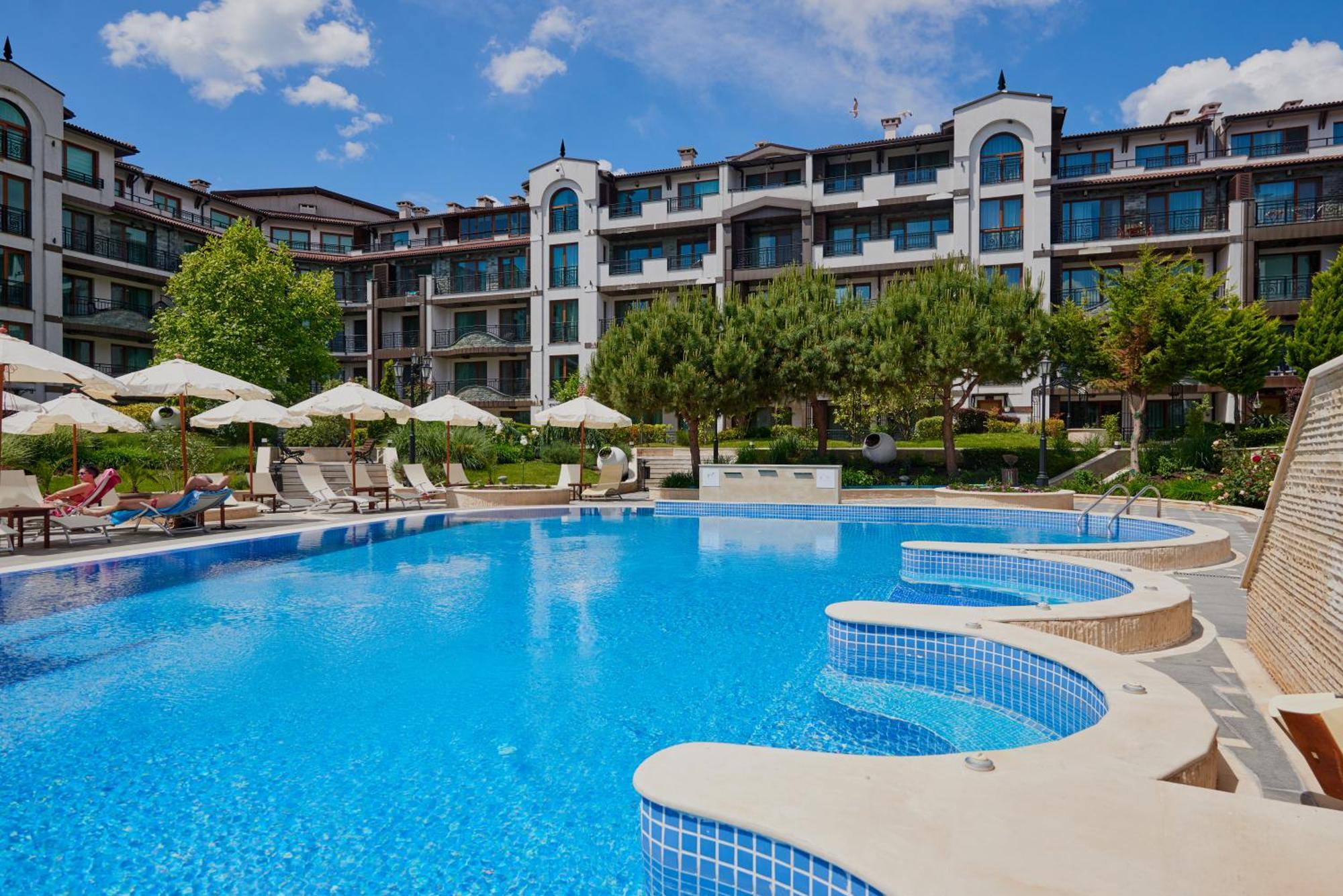Boutique Rose Gardens Pomorie Aparthotel Exterior photo
