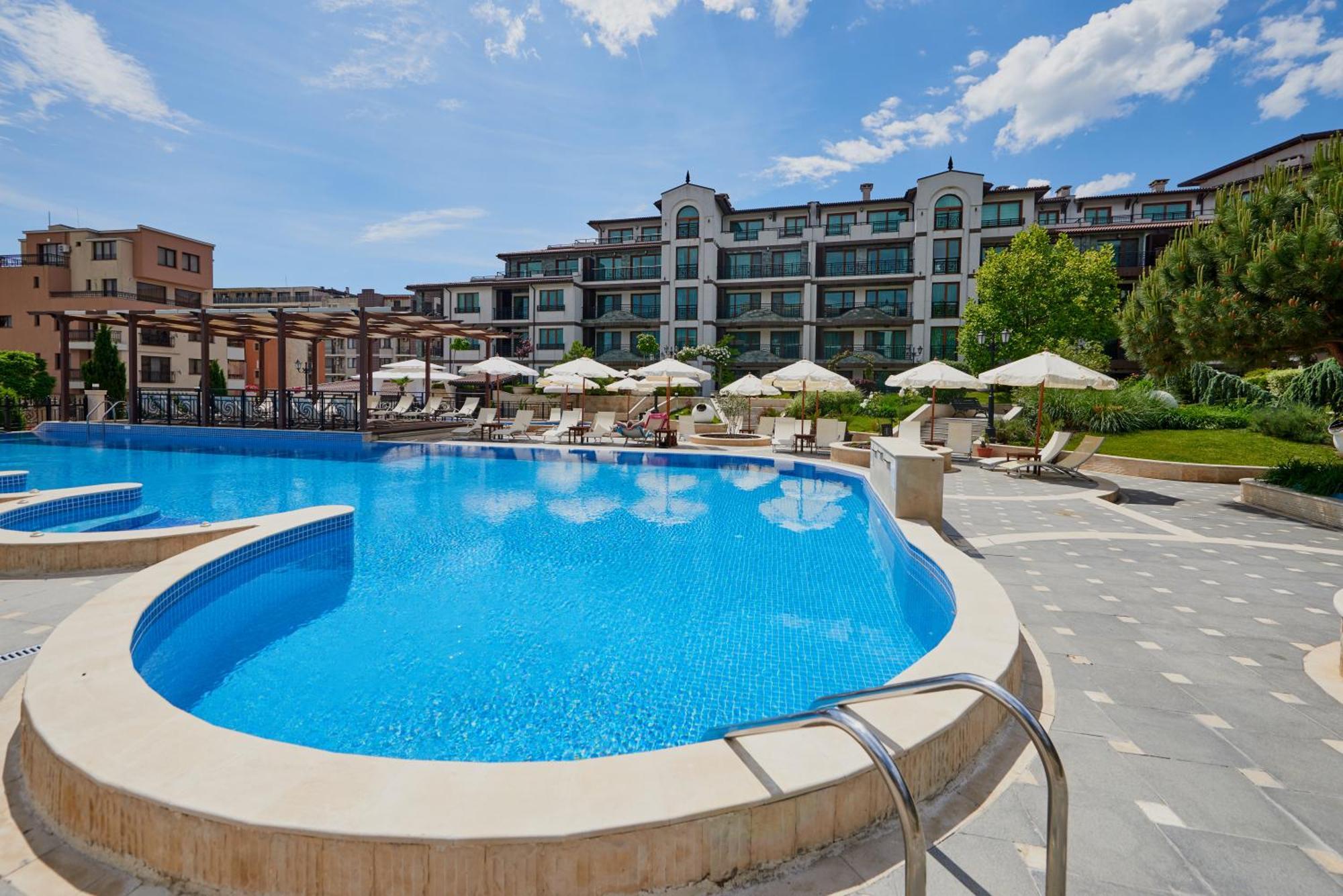 Boutique Rose Gardens Pomorie Aparthotel Exterior photo