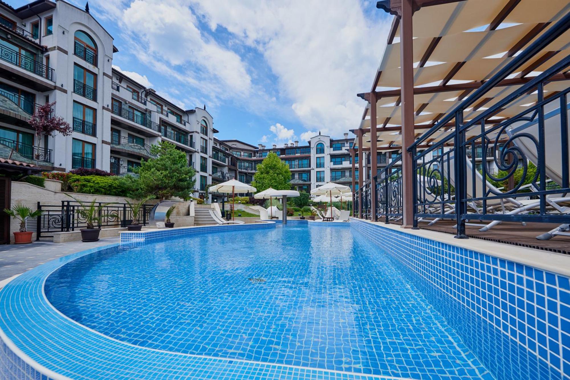 Boutique Rose Gardens Pomorie Aparthotel Exterior photo
