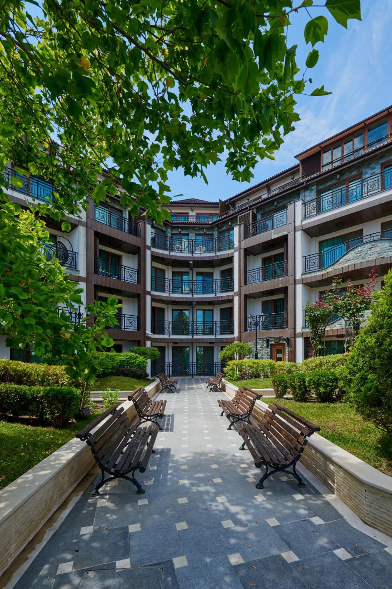 Boutique Rose Gardens Pomorie Aparthotel Exterior photo
